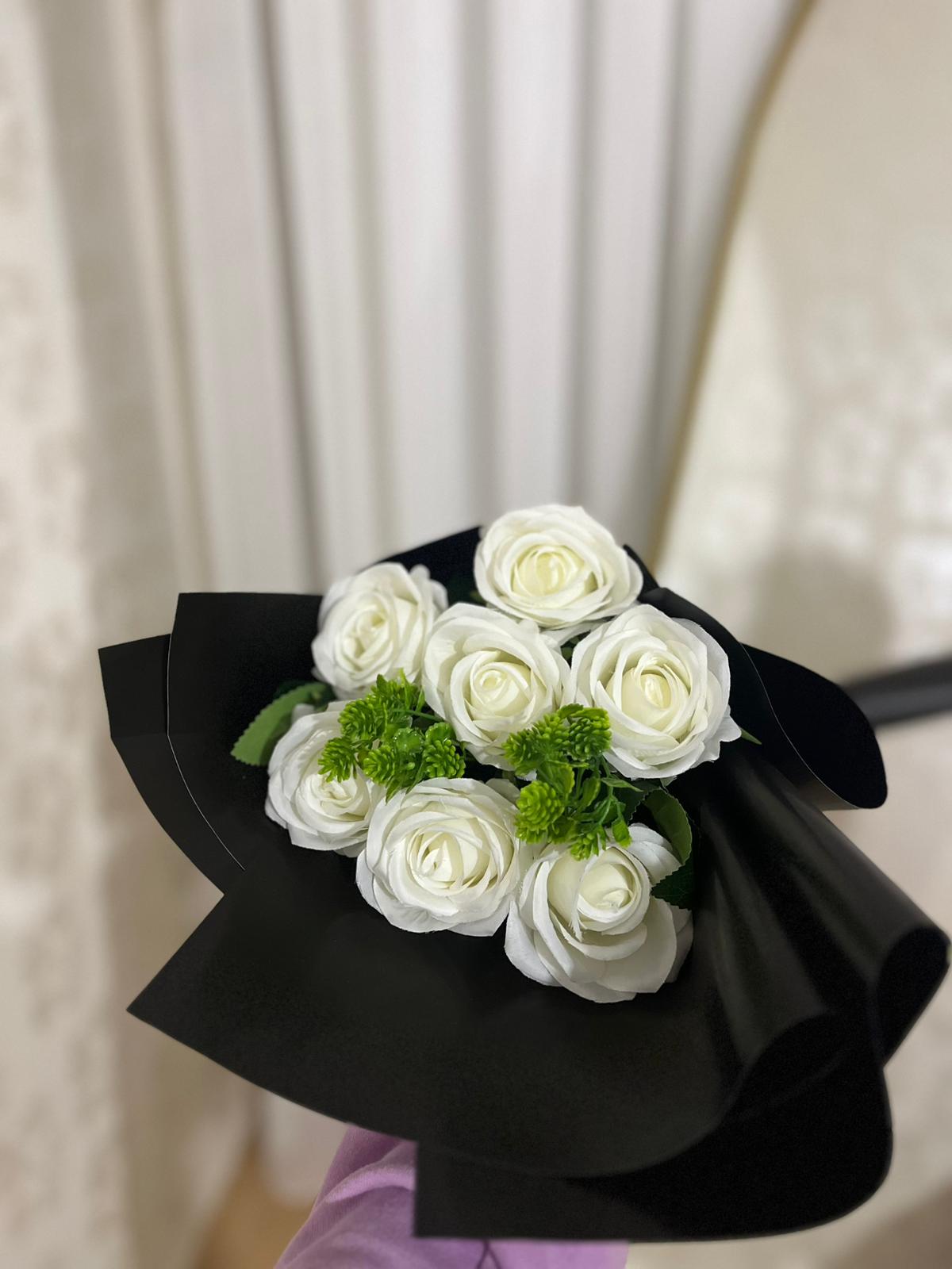 Beyaz Yapay Gül Buketi 