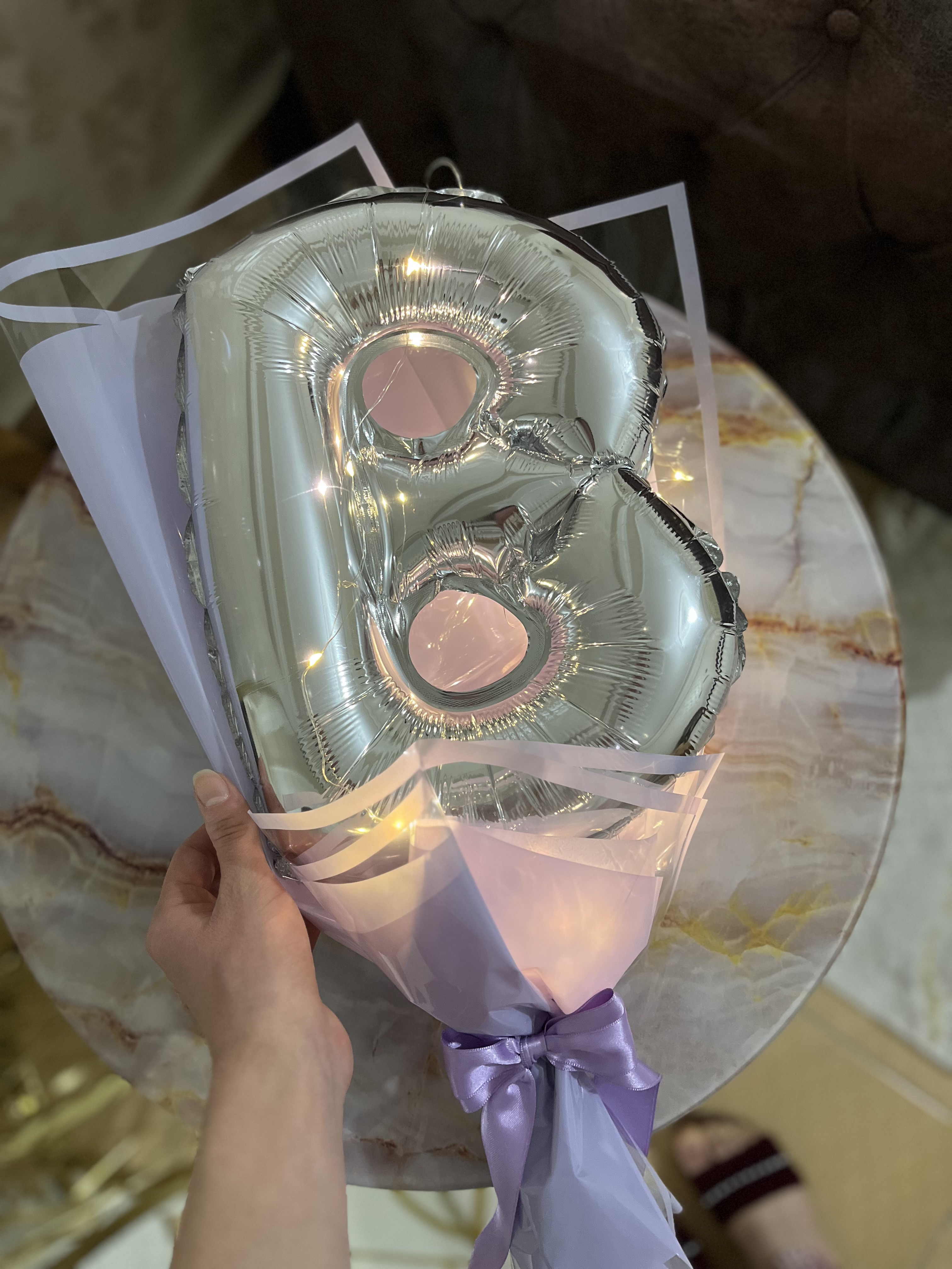 B harfli gümüş balon buketi 